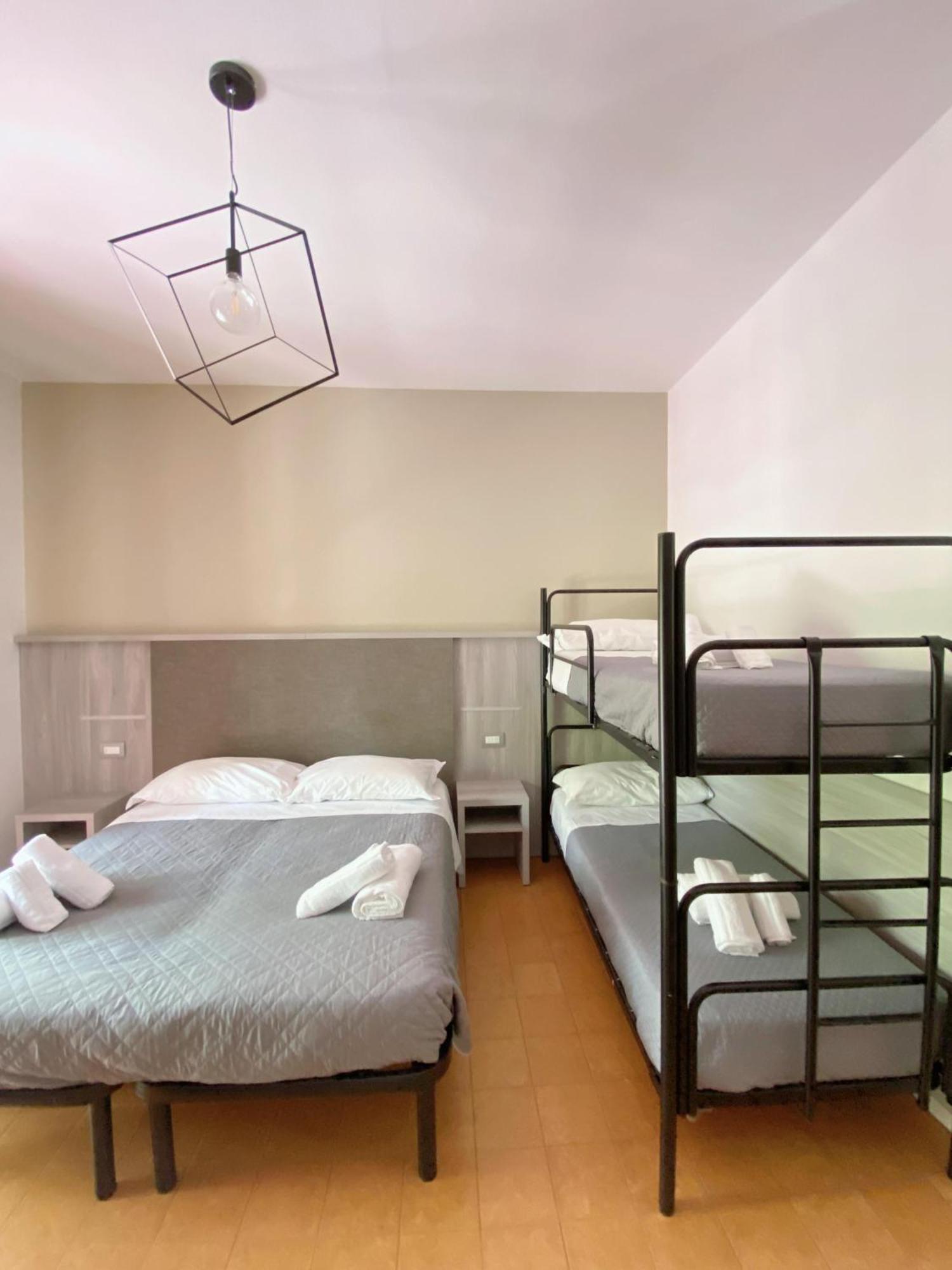 Ponente Rooms&coffee Hotel 2*
