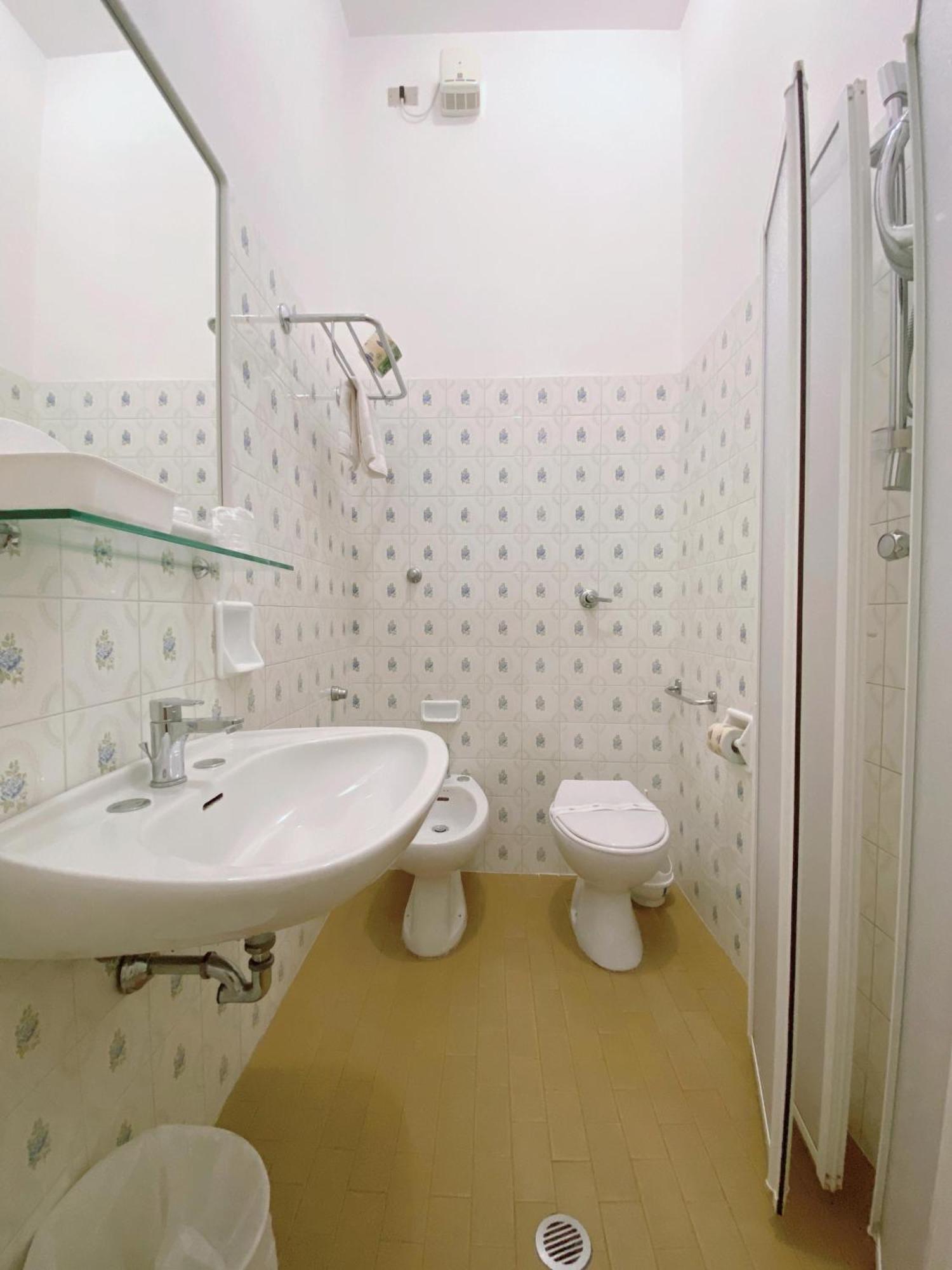 Hotel Ponente Rooms&coffee 2*